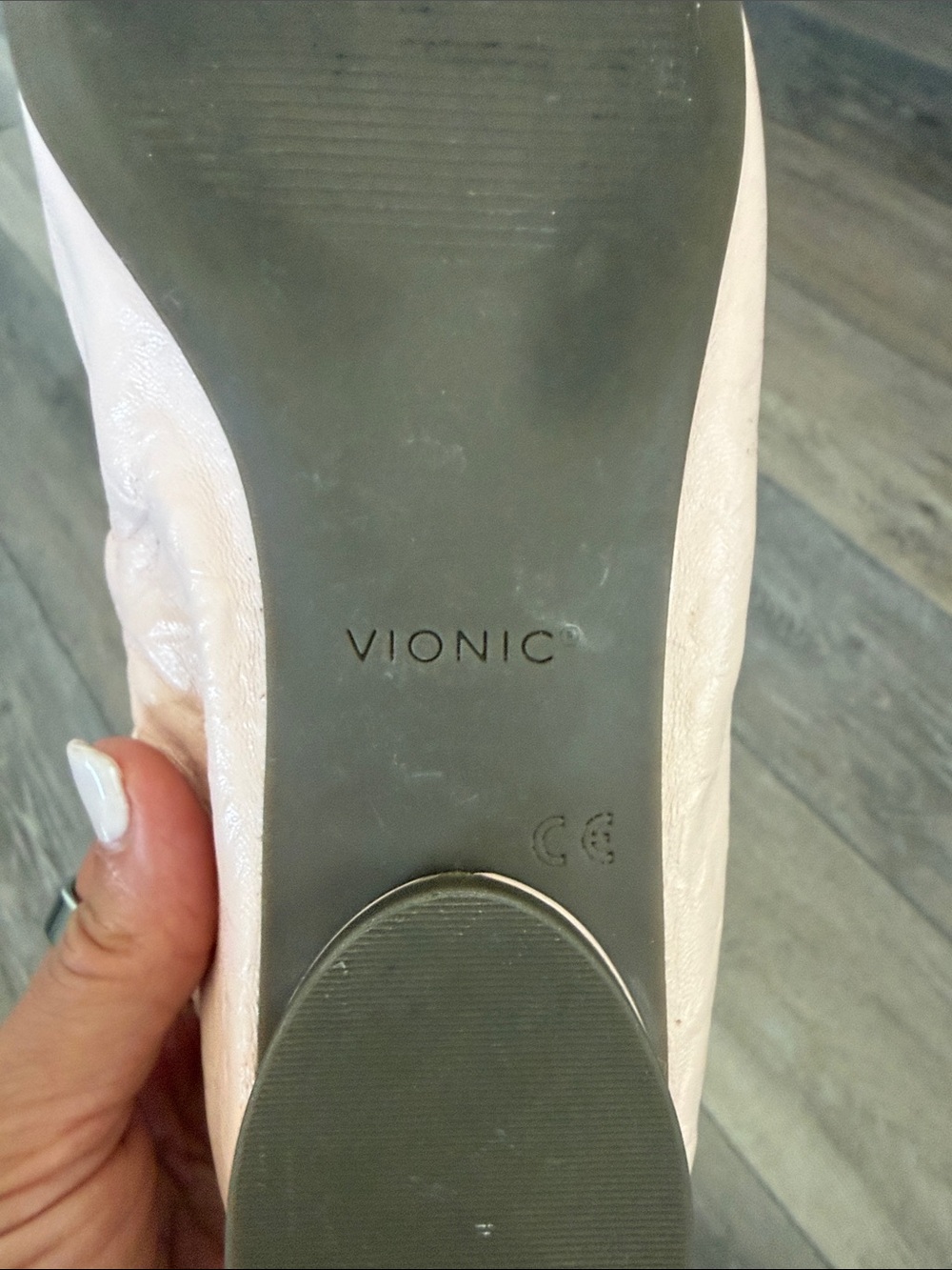 Vionic Ballet Flat in Light Blush Leather - Picture 10 of 11